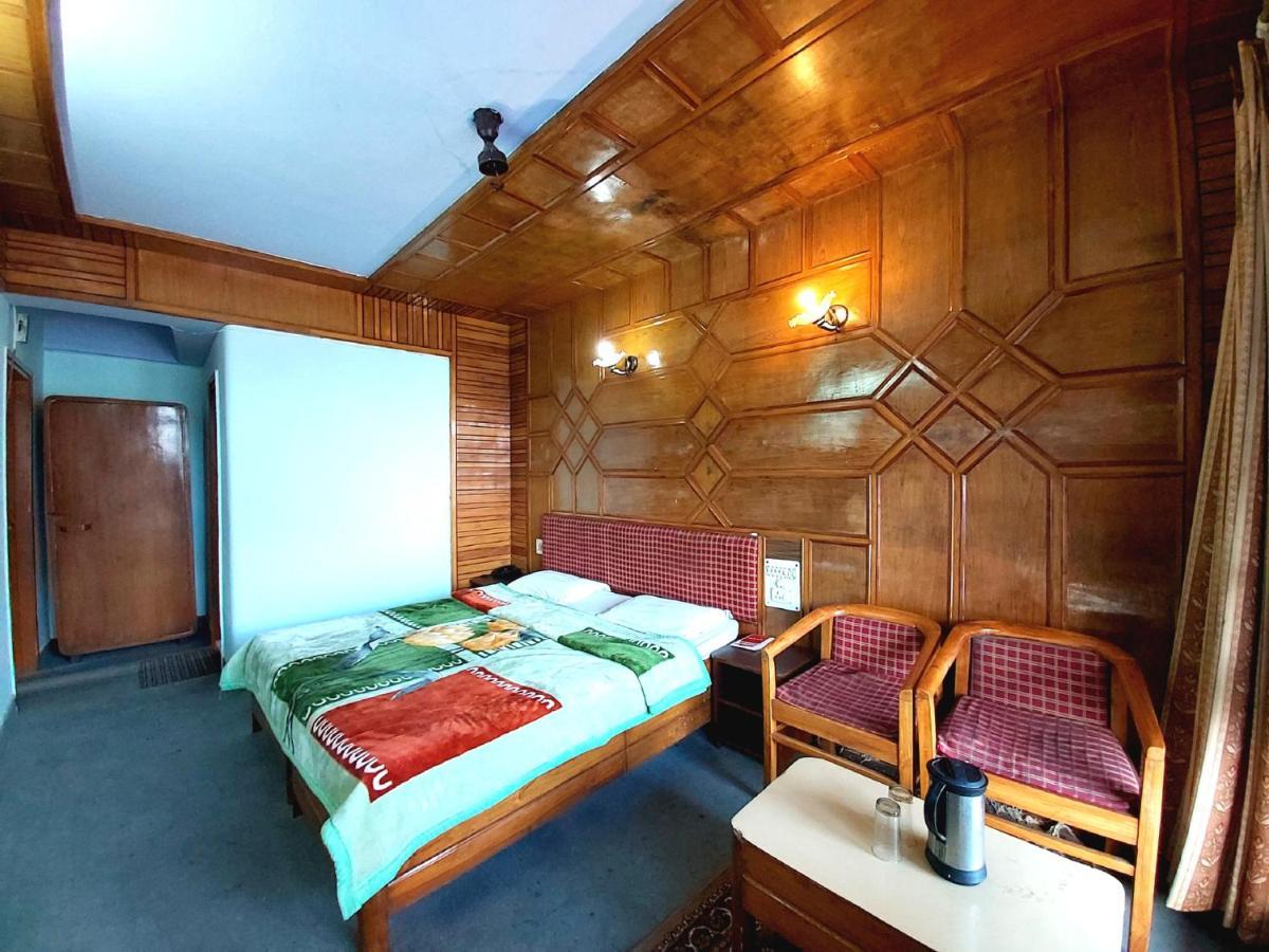 Goroomgo Radha Continental Nainital Kültér fotó