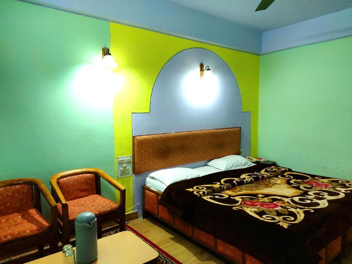 Goroomgo Radha Continental Nainital Kültér fotó
